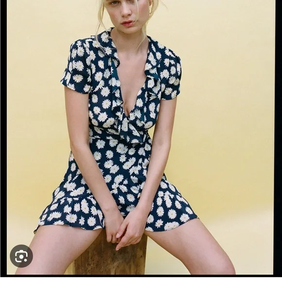 Realisation Par | Dresses | Realisation Par Daisy Valentina Wrap Dress Silk Blue Small | Poshmark Realisation Par | Dresses | Realisation Par Daisy Valentina Wrap Dress Silk Blue Small | Poshmark
